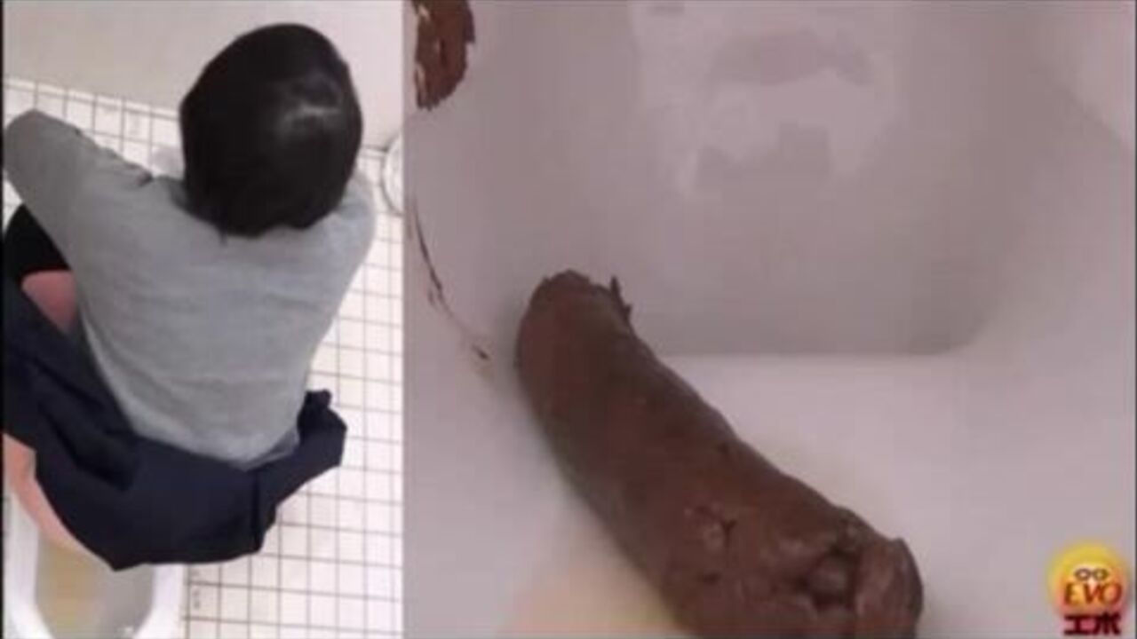 Watch as Asian Nice, a scatporn, gets her scat cleaned and fed with fresh meat