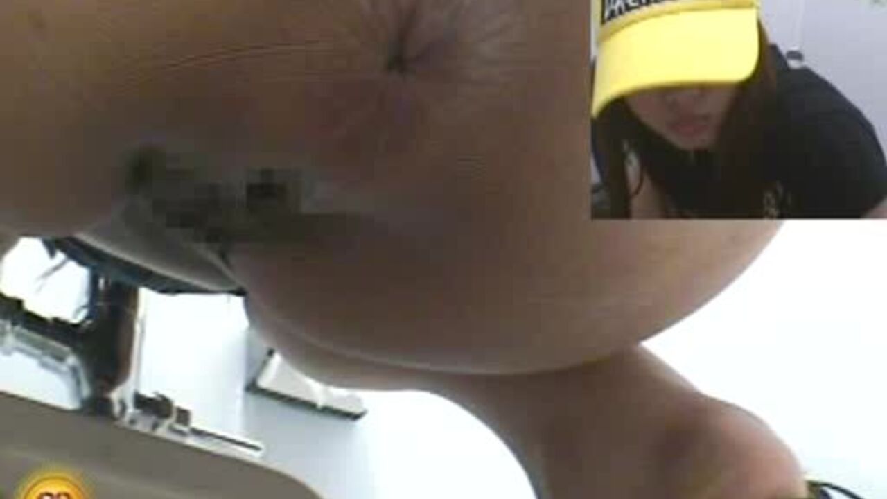 Watch this filthy scat porn video with a scat fetish babe