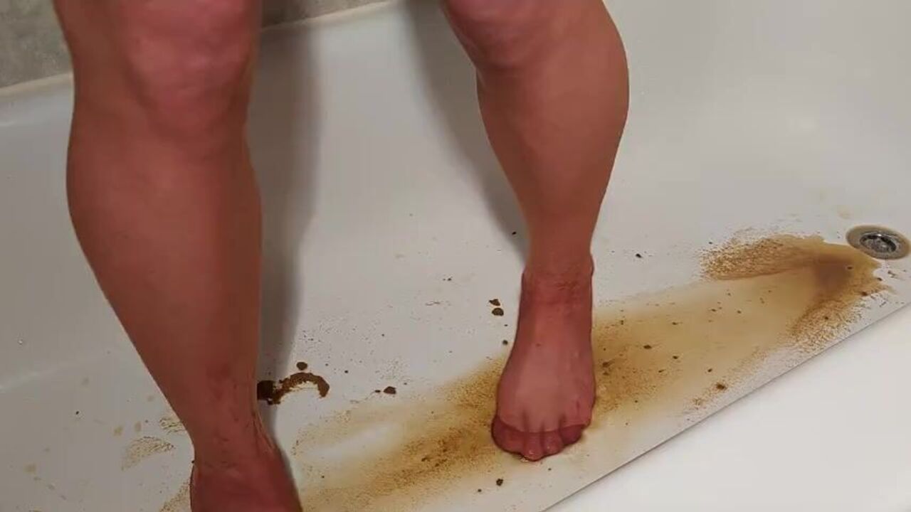 Horny MILF in pantyhose squirts while getting a footjob in her ditry panties