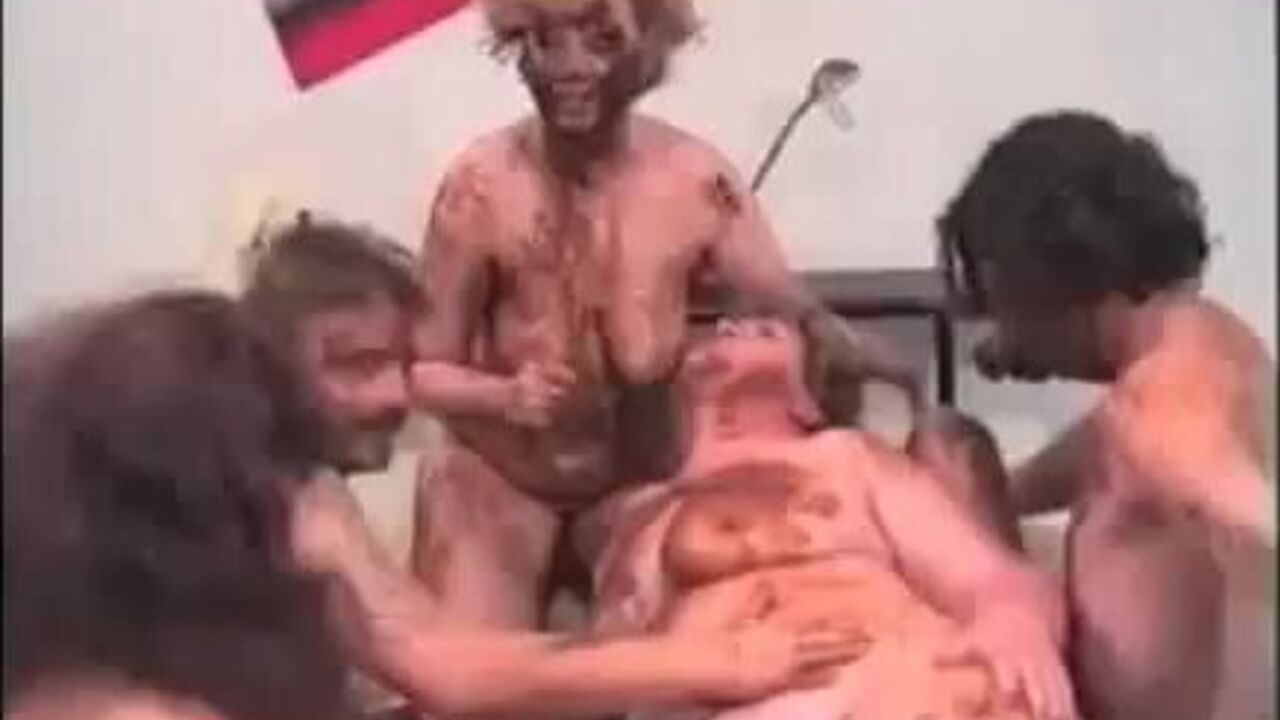 Watch this classic porn video of a scat girl getting her shitter on!