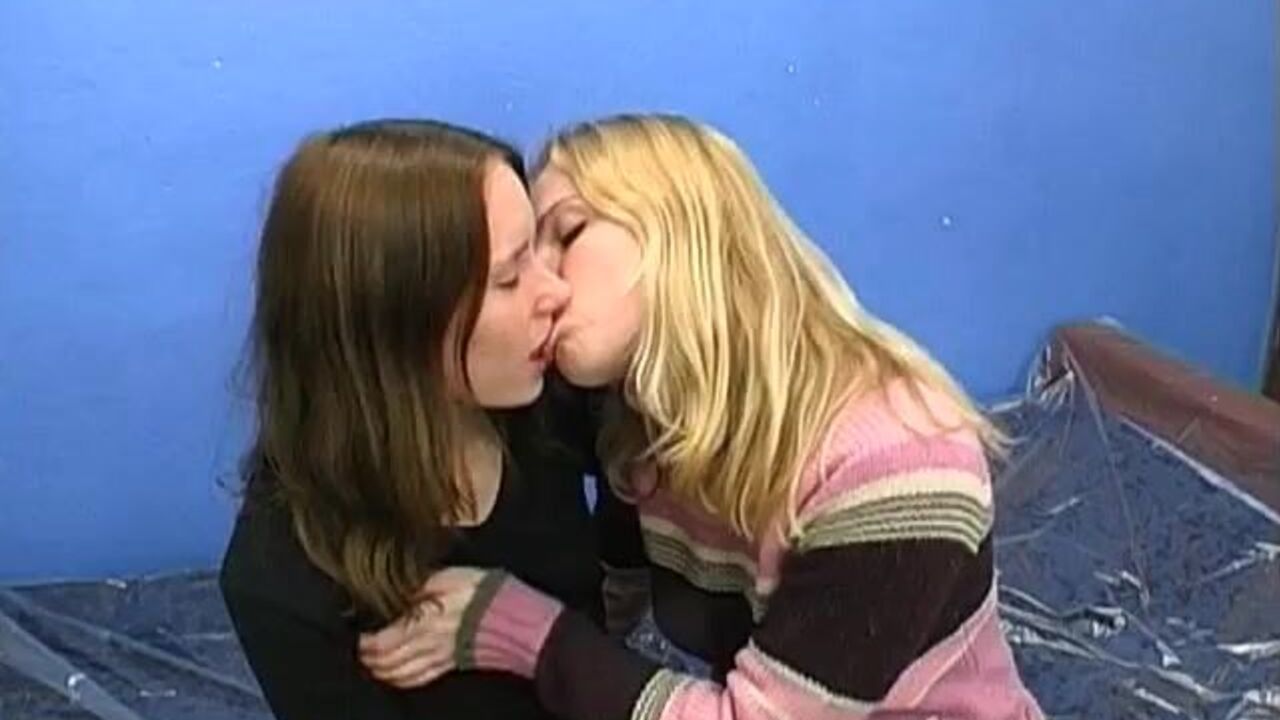 Two kinky girls get off on scat play & dirty talk