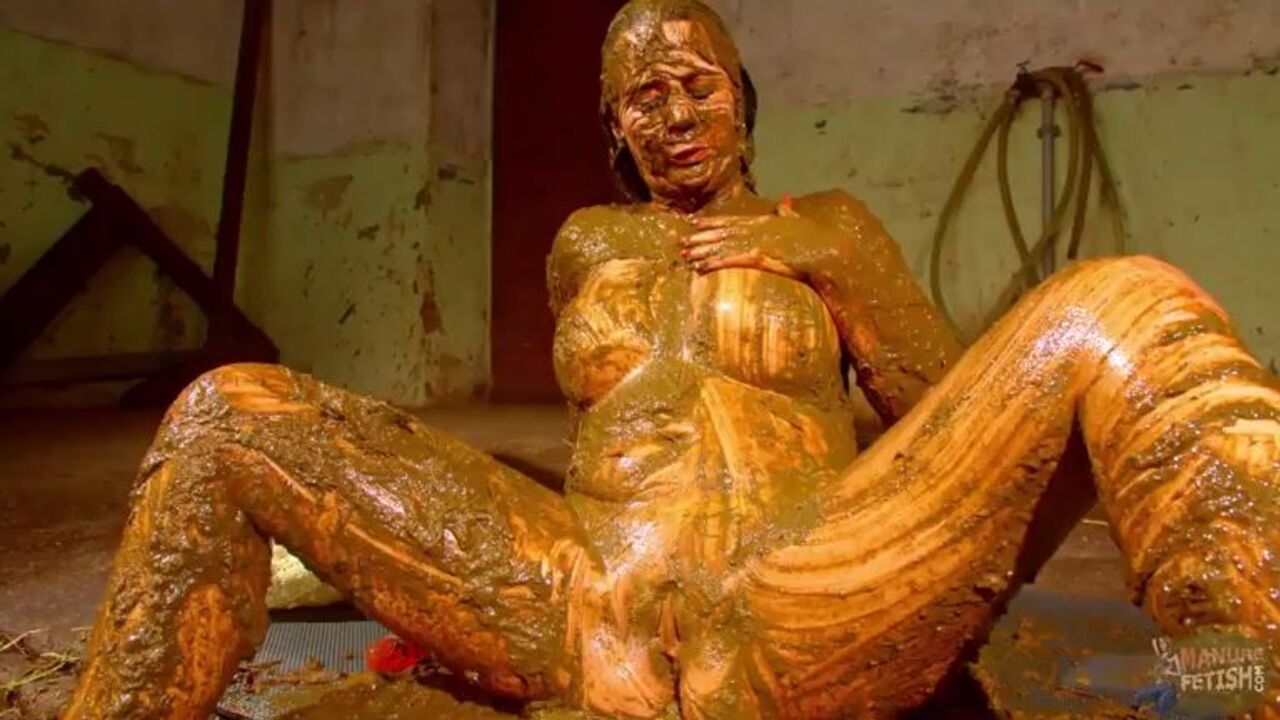 Betty Loves Manure's Cow-Fucking Scat & Gets a 50% Price Cut