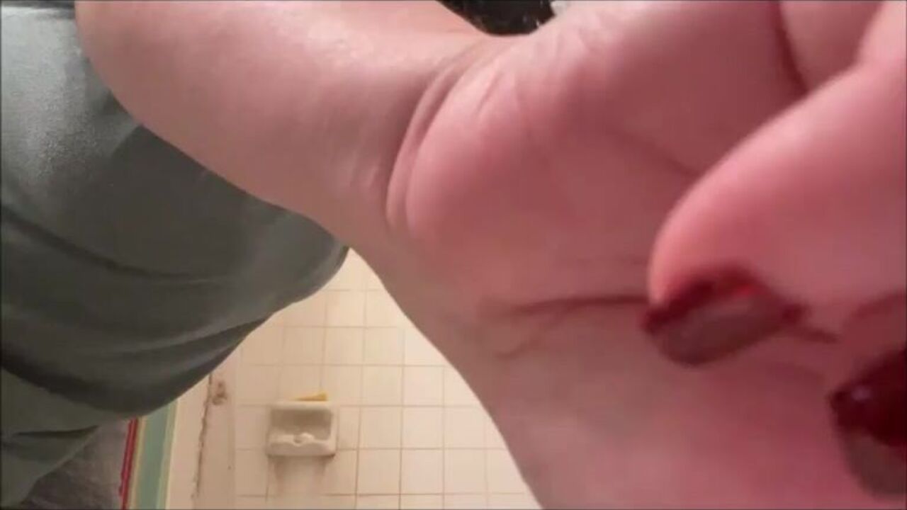 Watch the scat fetish porn of scat girls getting drilled in this hot video