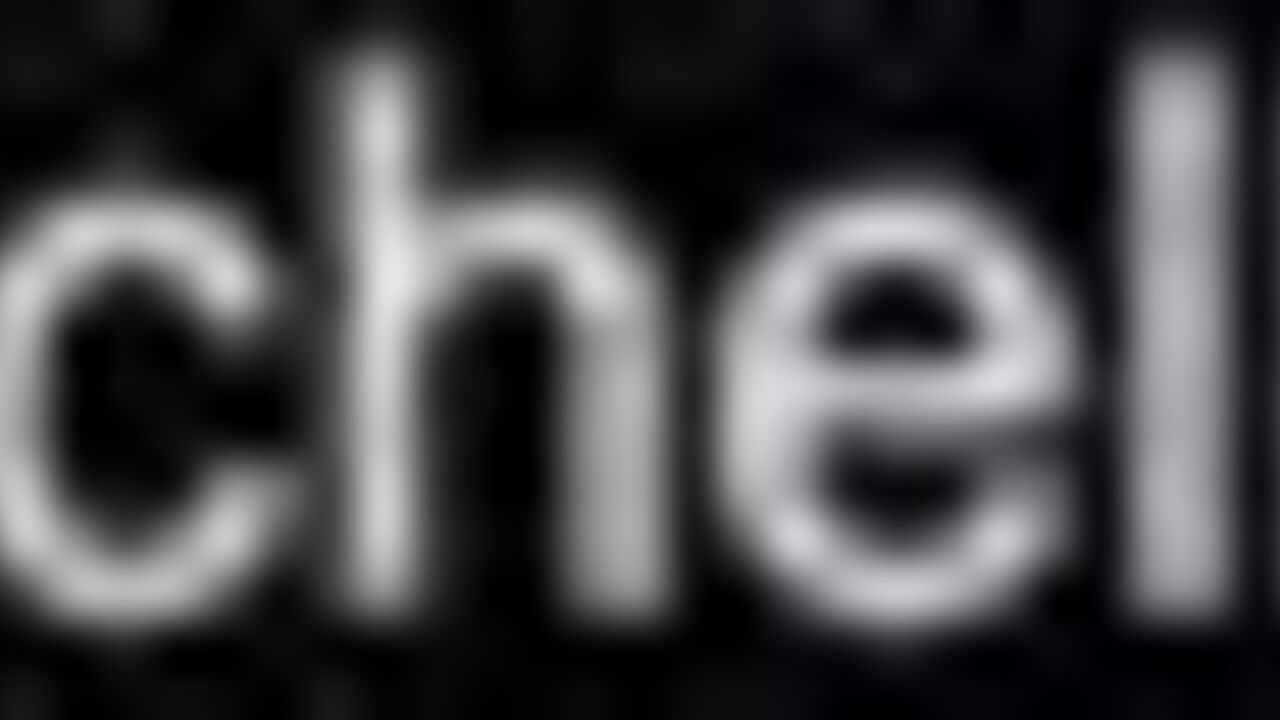 Watch this filthy slut break her toilet and scat like a pro