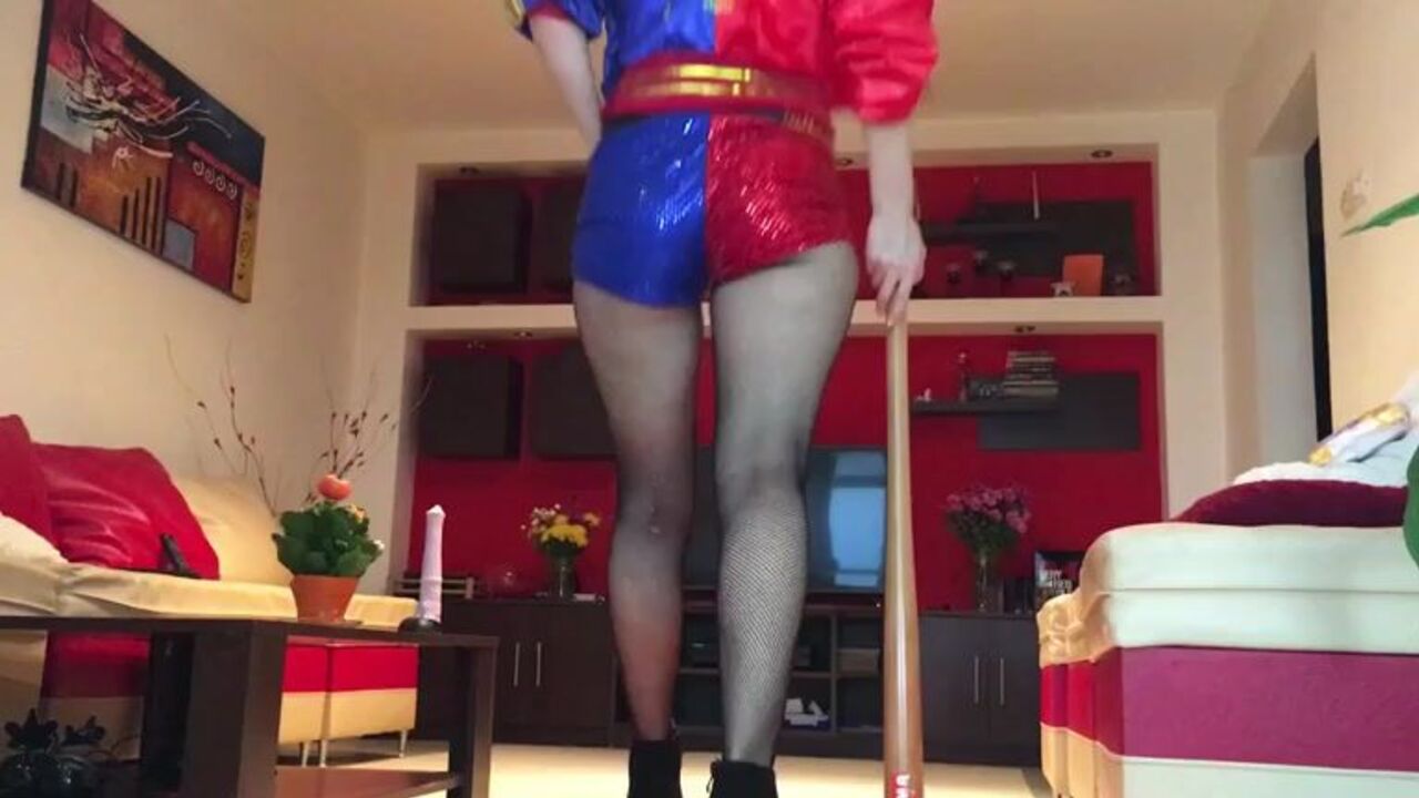 JosslynKane dominates Harley Quinn with her dildo & makes her pee like a true scat slave