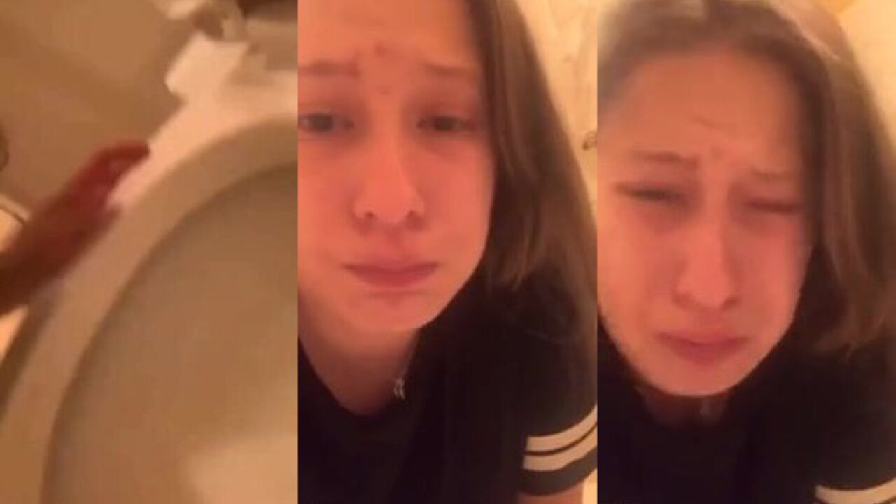 Jasmine Bush gets her scat wet and wild in public toilet