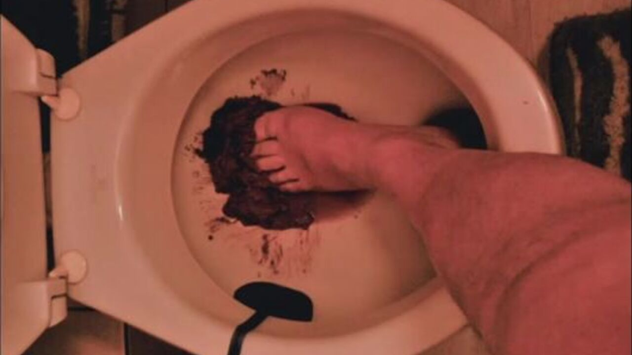 Watch as this filthy slut gets scat and poop in 2018_Kurz video