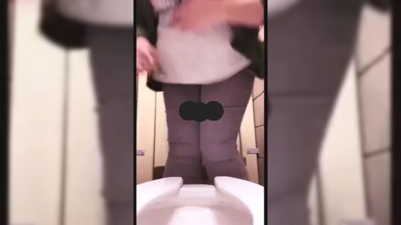 Watch this BBW with a massive bum load multiple times in a scat video