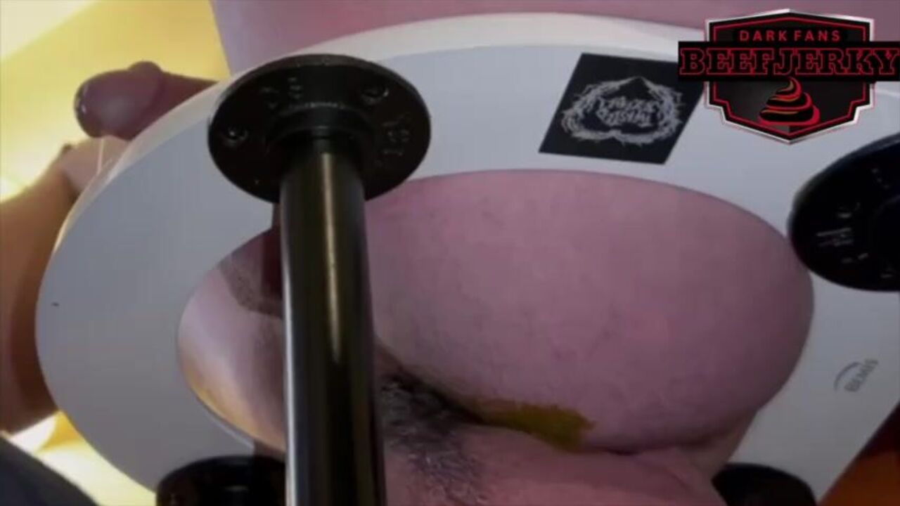 Dirty Pussy Boy Gives Daddy's Pussy a Messy Feeding Session - V1