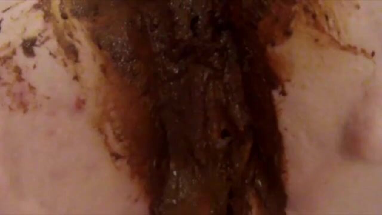 Watch this dirty scat video of a slutty pornstar getting her pussy drilled