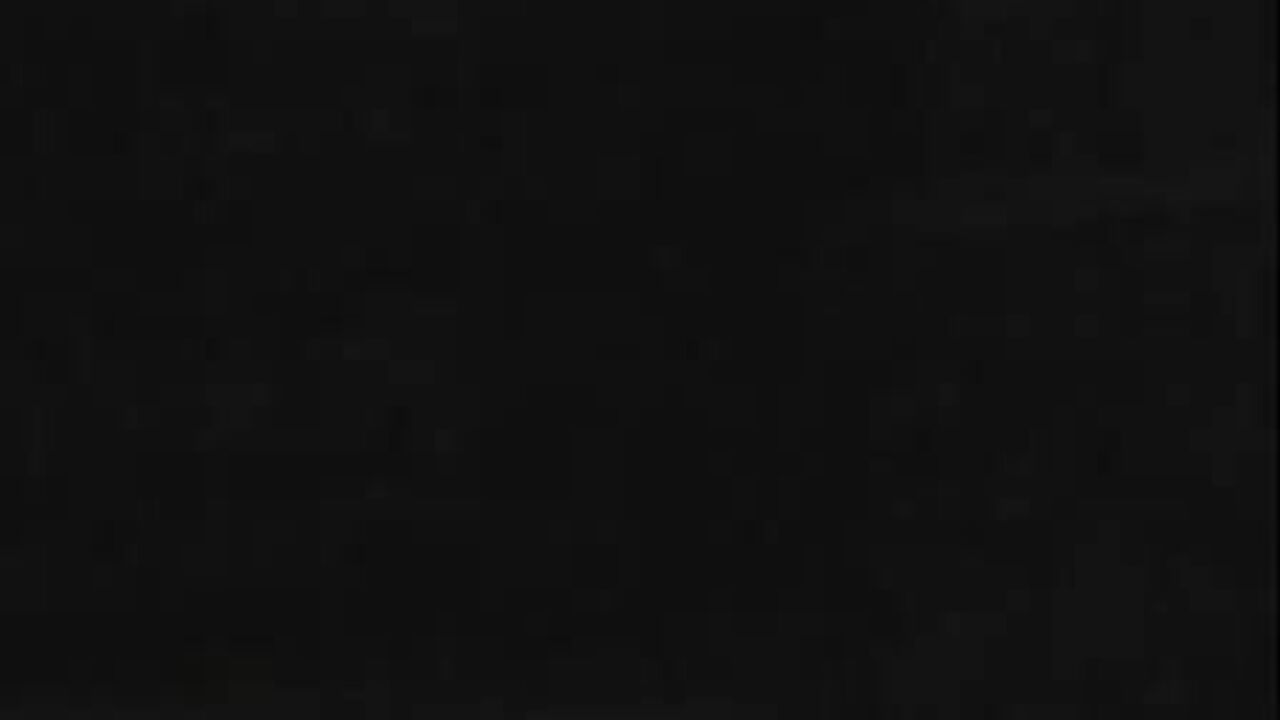 Amazing chick gets her scat on the toilet