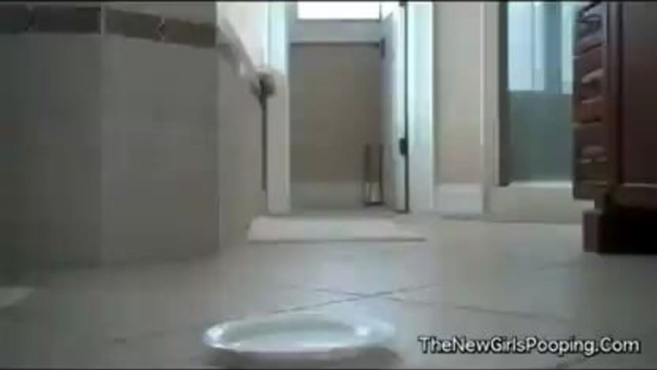 Watch this filthy slut getting her pussy and ass pounded on a dirty plate