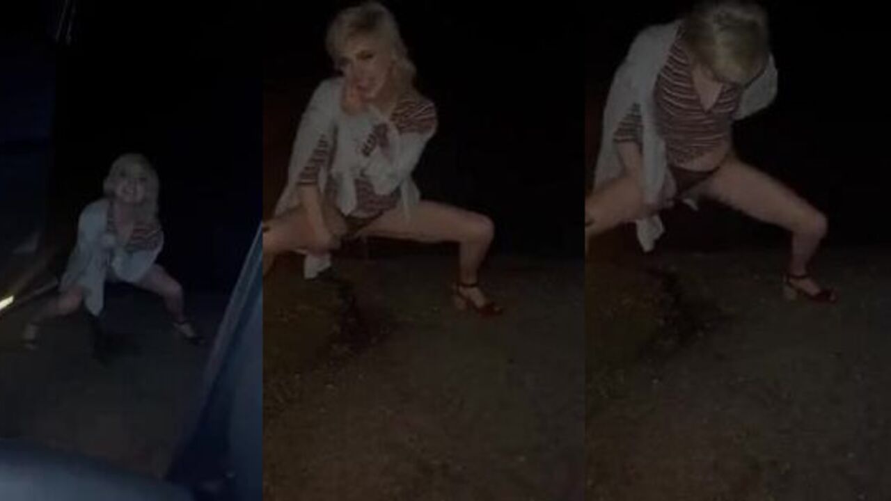 Experience a steamy bathroom with a wide variety of genders and toilet-mates