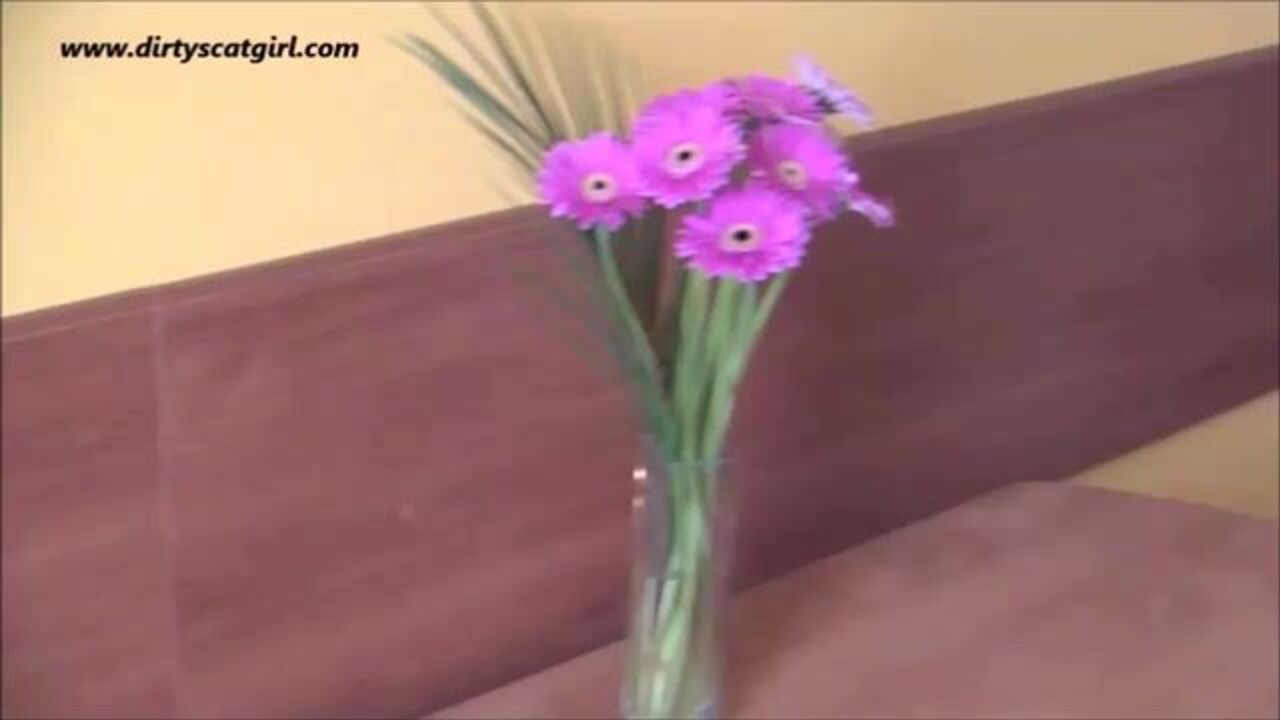 Victoria and Denise get off on scatting and dirty fun