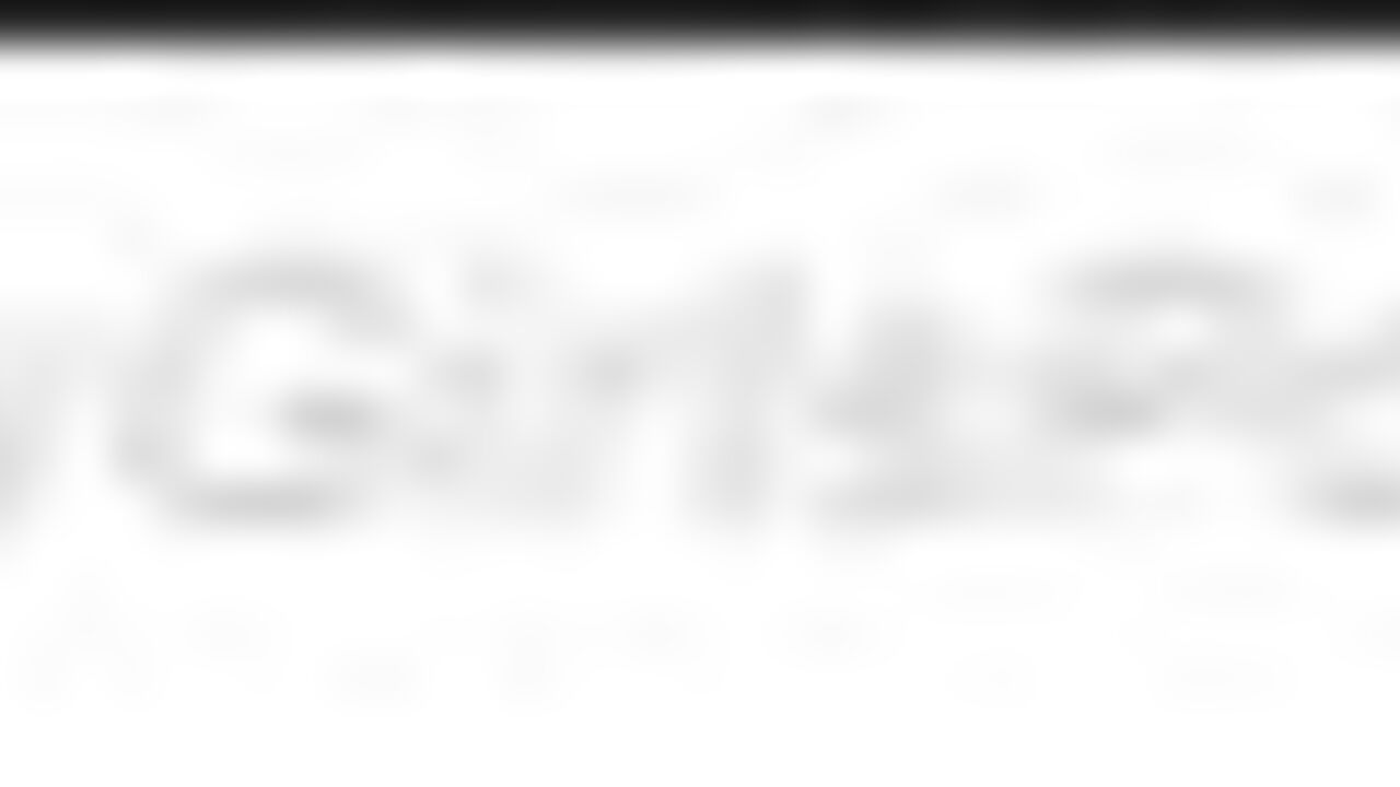 Kylie-15 goes wild with her kinky scat fetish and dirty sex games