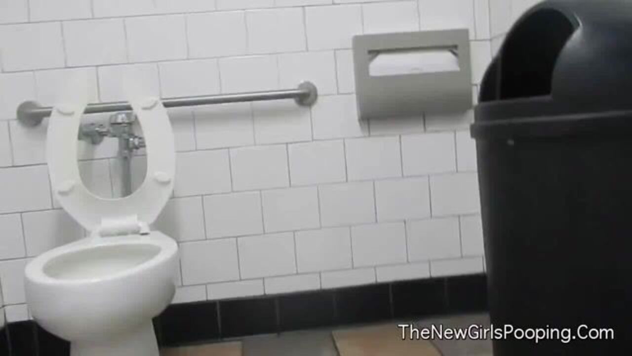 Watch this dirty girl toilet Poop in her own ass while getting her scat slave off