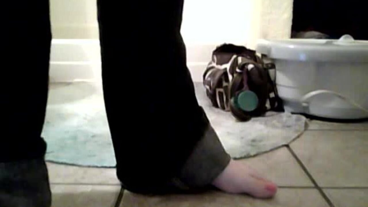 Watch this dirty slut scat and pee on the bathroom floor