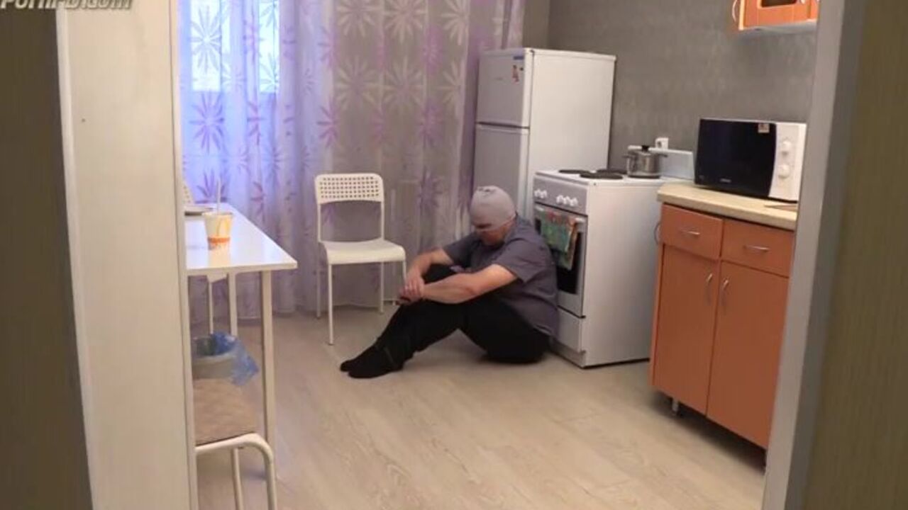 Karina and Kamilla share their chocolate-lover's scat and scatporn in a hot lunch video