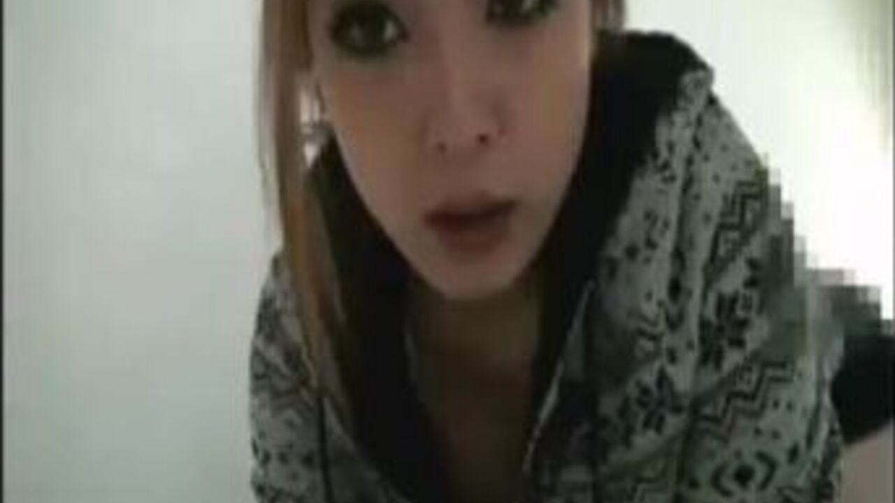 Watch as this filthy Japanese babe gets off while pooping and farting solo