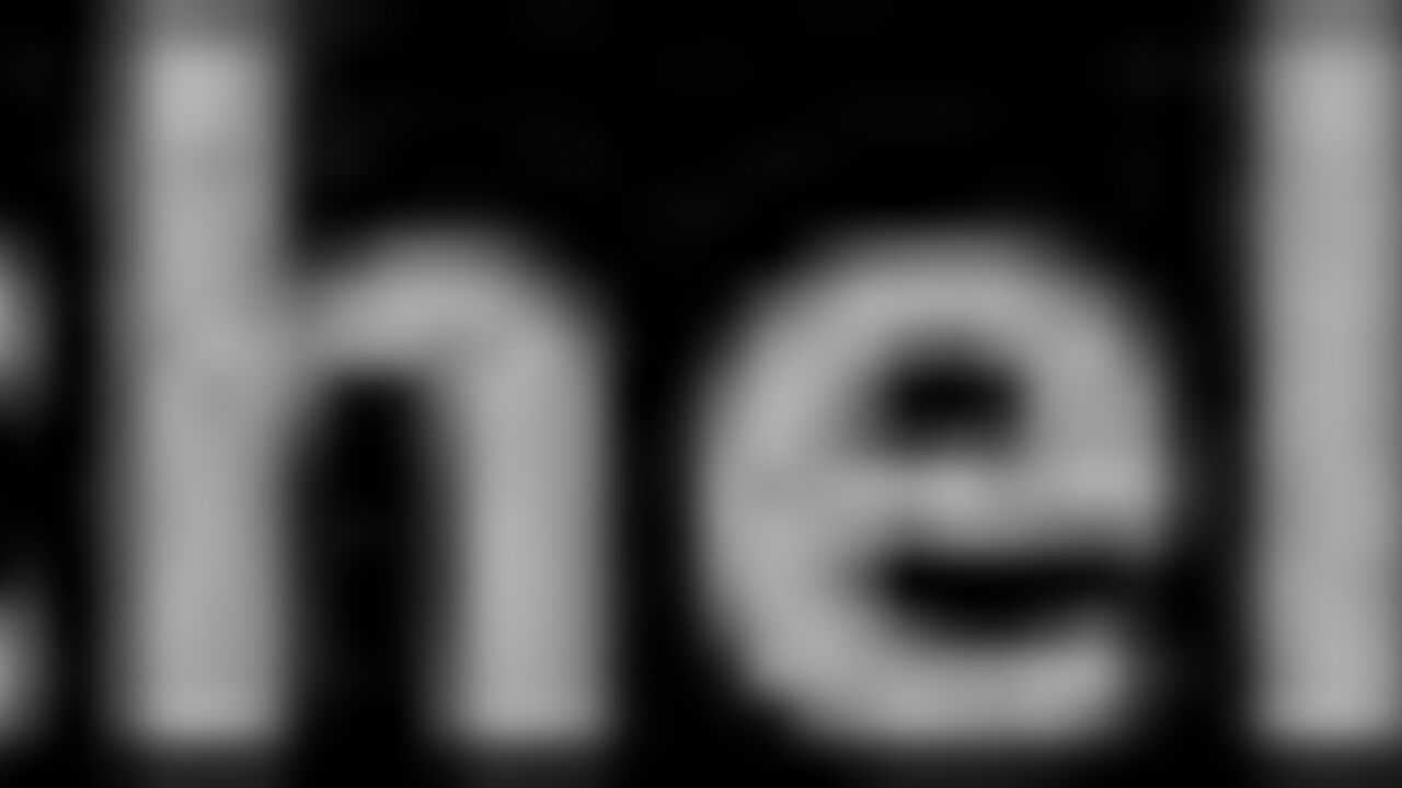 Step sister gets her filthy ass pounded in solo play with dildo and messy finish