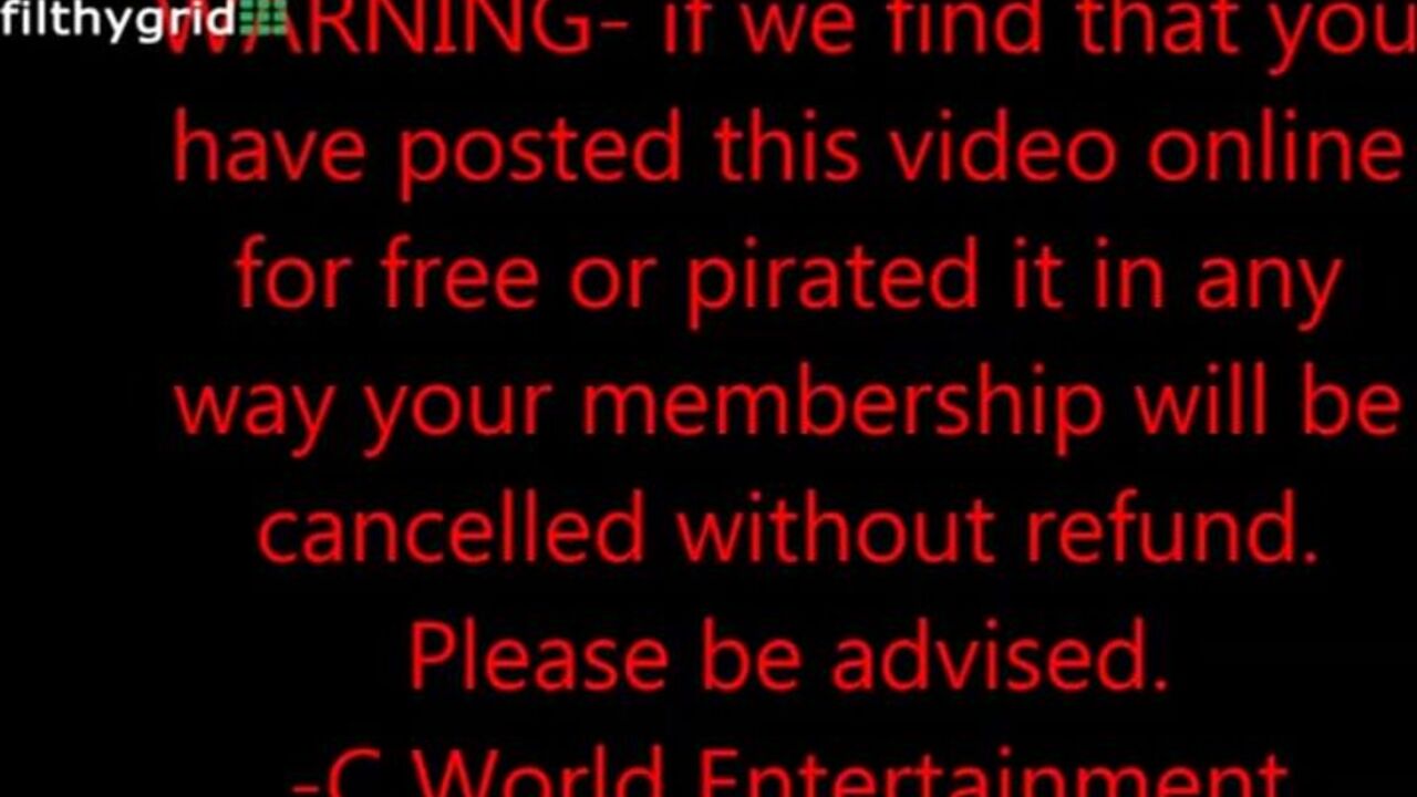 Unsuspecting babe enjoys a steamy scat play and a spicy fart