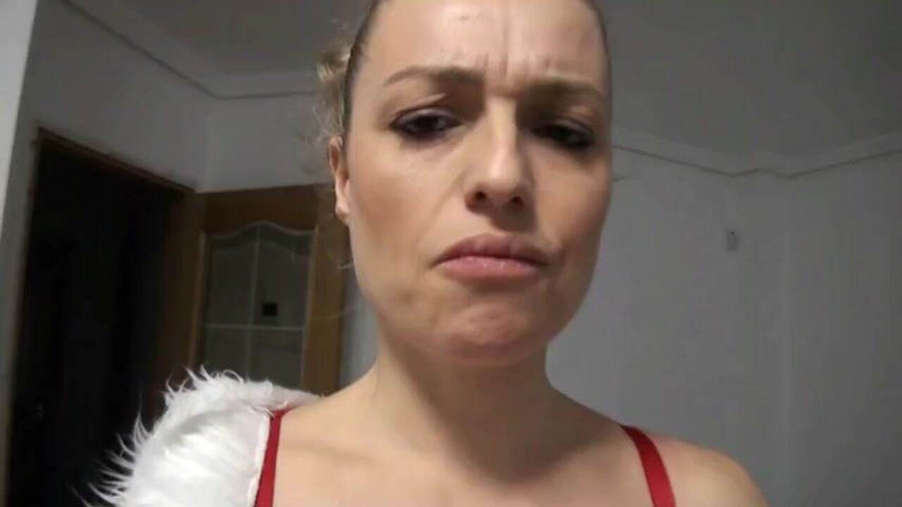 A S S to M O U T H - Amateur & Homemad take turns getting their butts dirty with anal action on Christmas Day