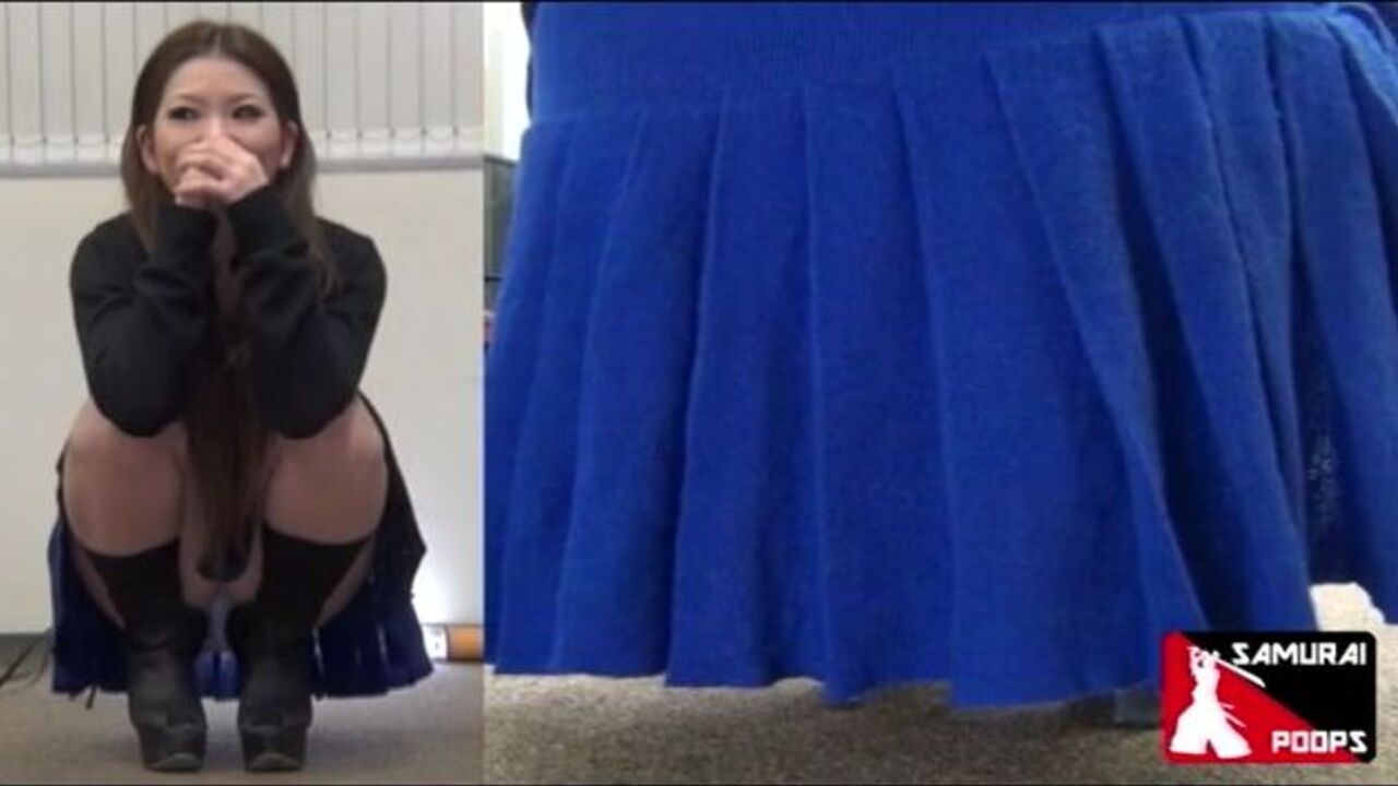 Watch this amateur babe get a sticky surprise in her scat!