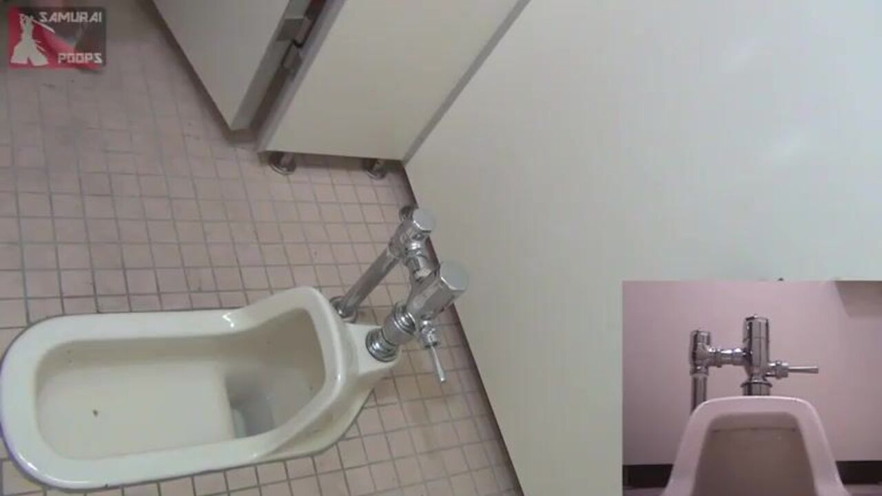 Kinky Japanese girl gets her scat examined and filled with fresh goo