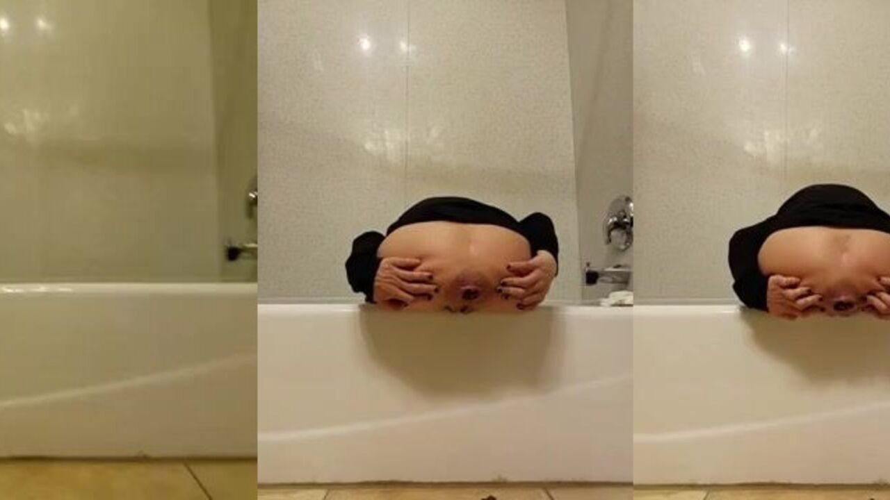 Hot and scatty hotel babe gets her scat fucked hard in the bathroom