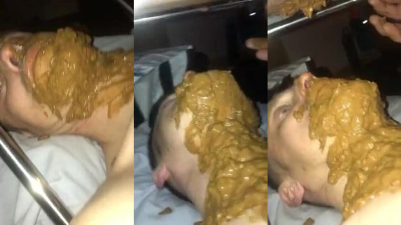 Watch this filthy guy get a massive load of his own pee on his face
