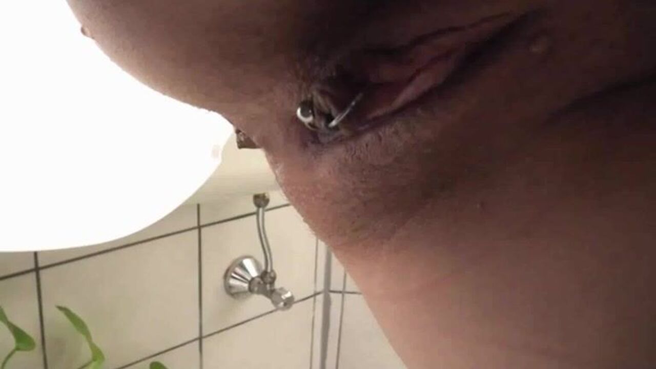 Leeloo's dirty scat video is a must-see!