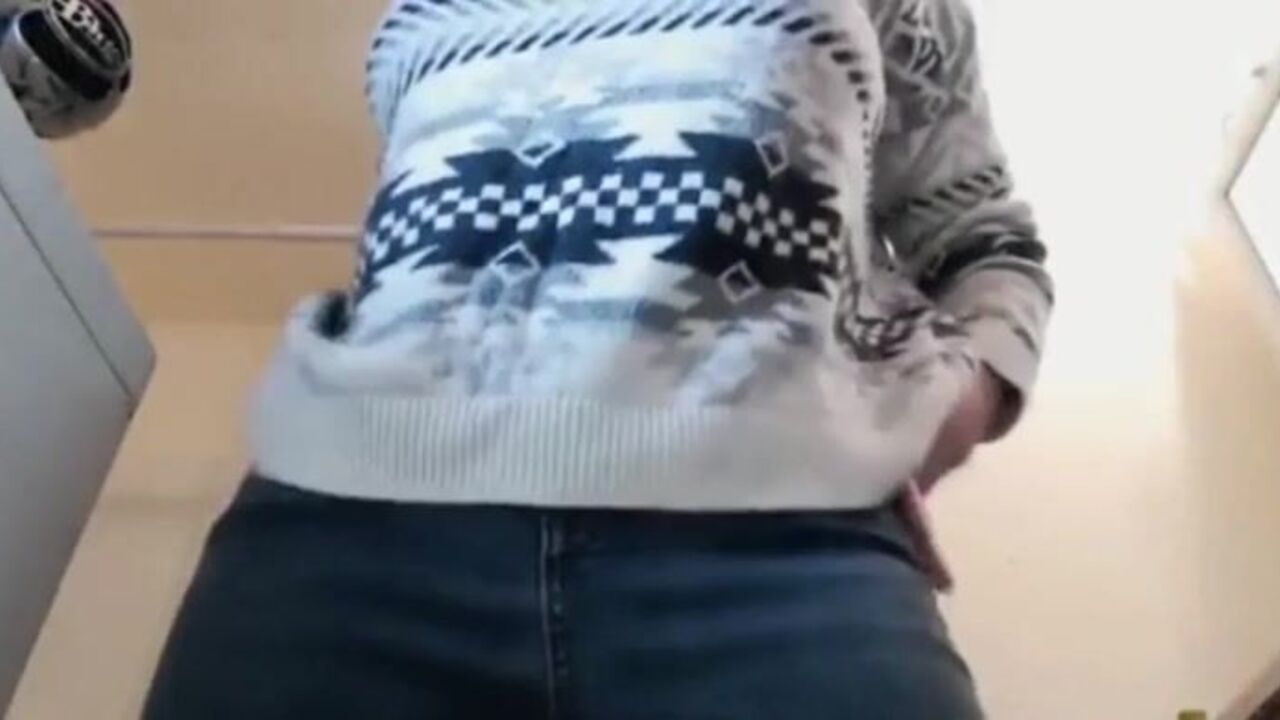 Watch this hairy pornstar get her pussy and scat covered in a massive load