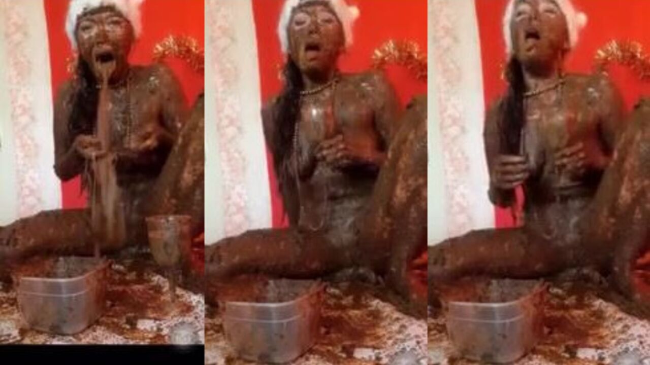 Watch this insane Scat Freak get crazy with her scat & smearing skills