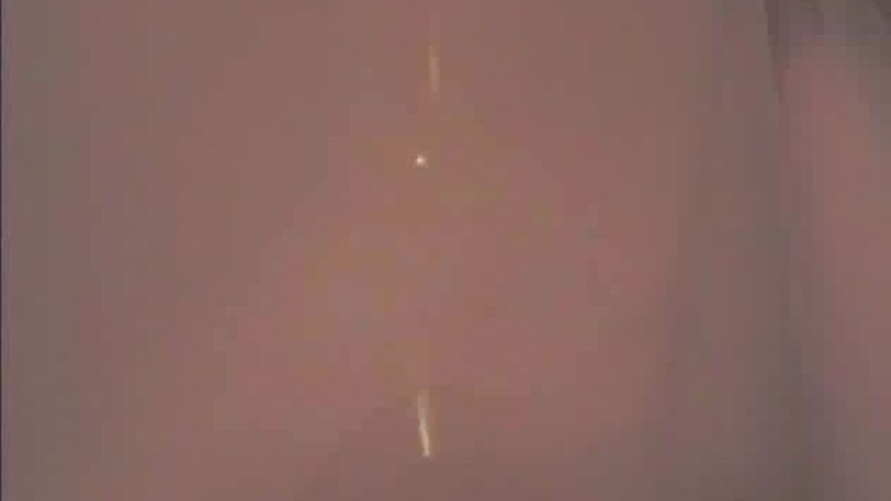 Watch this kinky slut scat and make herself cum in this poop video