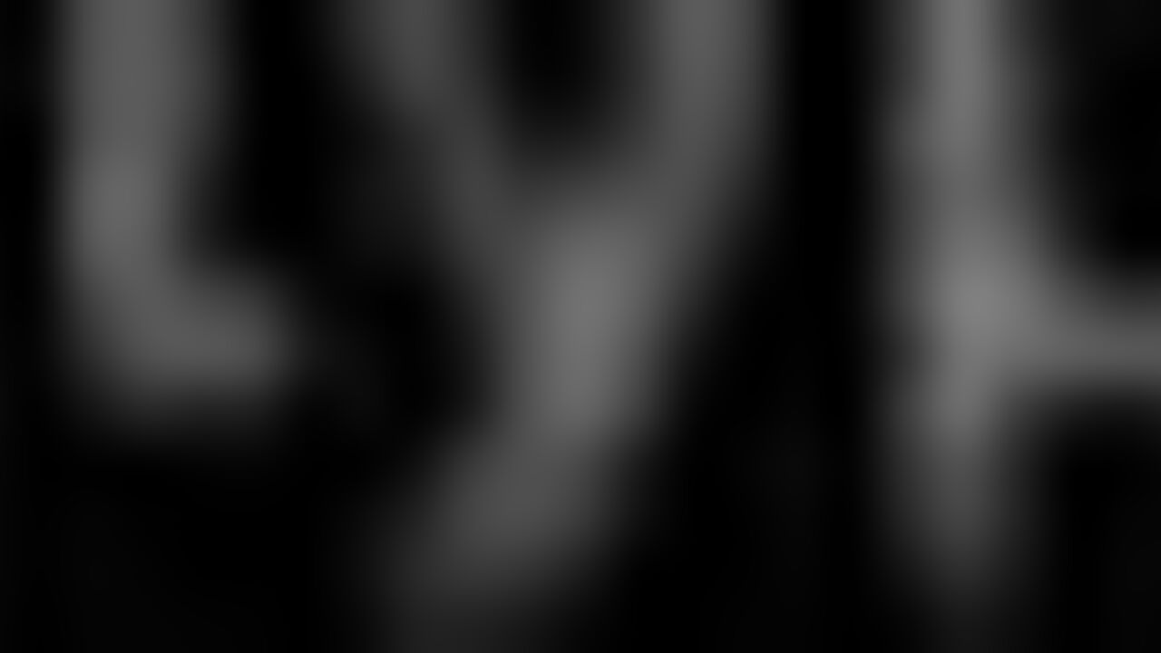 Watch this panty-wearing slut scat while she sucks and swallows like a pro