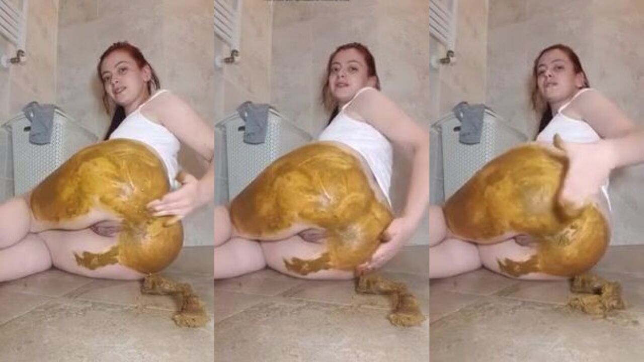 Watch this chubby amateur slut smother her ass with her own load