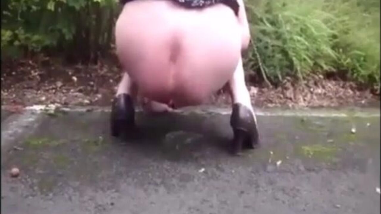 Watch this blonde mature slut get down and dirty with a hard turd in public parking