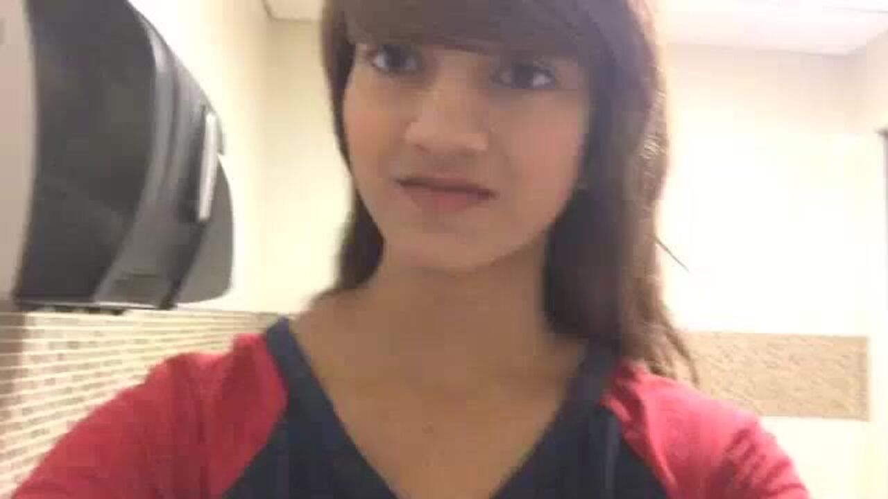 Jess, the Bathroom slut, gets kinky with her scat fetish in a filthy video