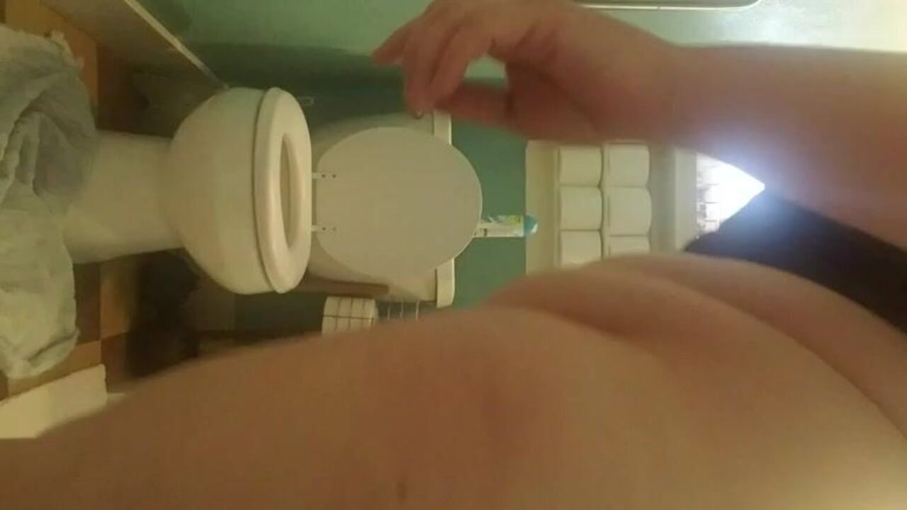 Rachel Poo #4: A filthy scat video featuring a scat girl getting her poo & pussy stuffed