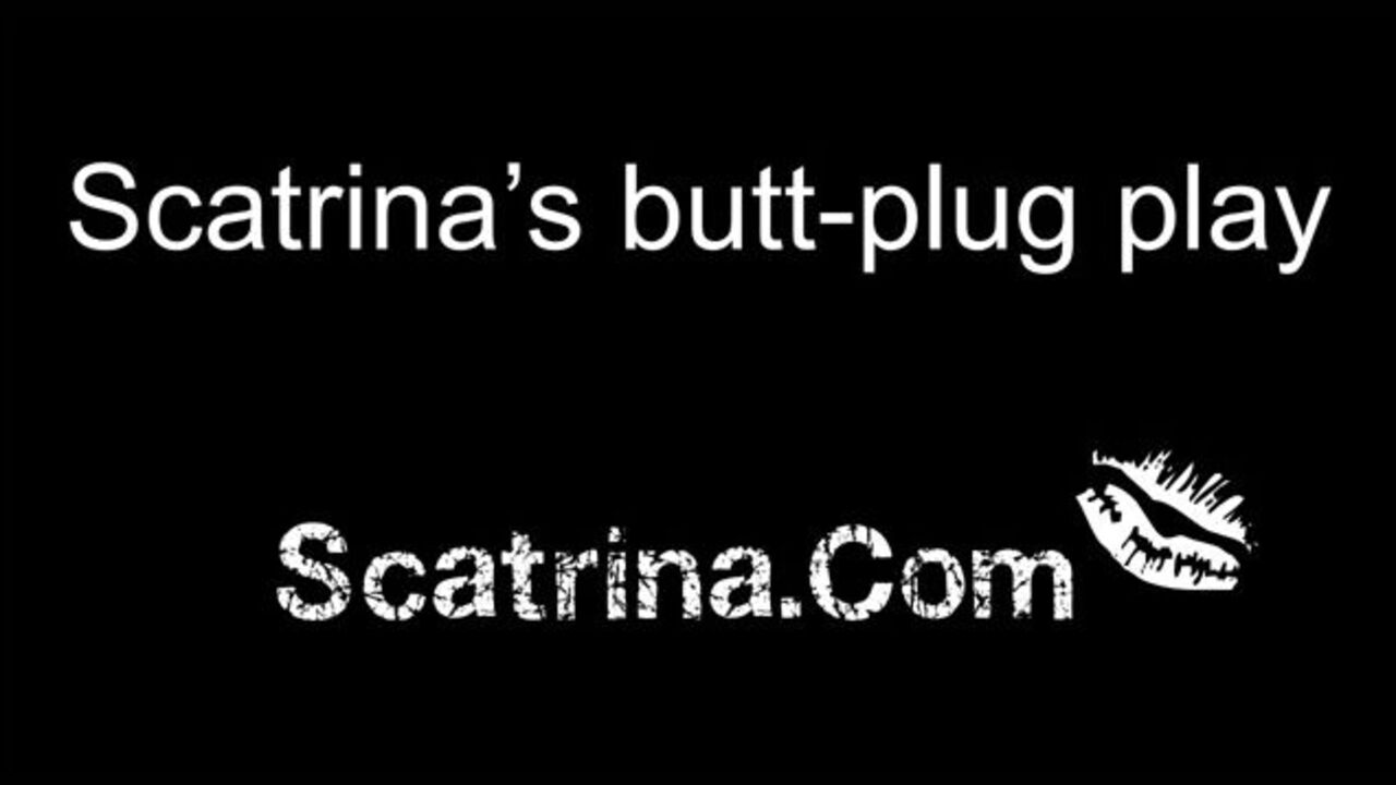 Scatrina gets off with her favorite plug and gets off in droves