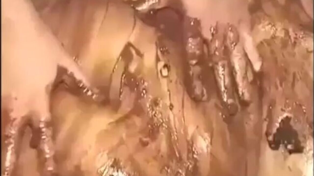 Watch this mature slut get her scat covered in a sticky mess