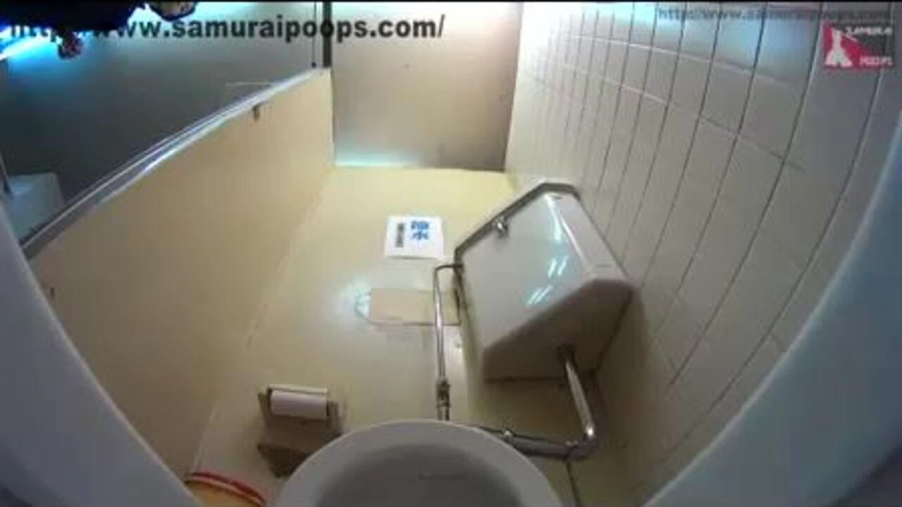 Watch this Japanese babe with a shaved pussy and smooth ass get down and dirty in her toilet