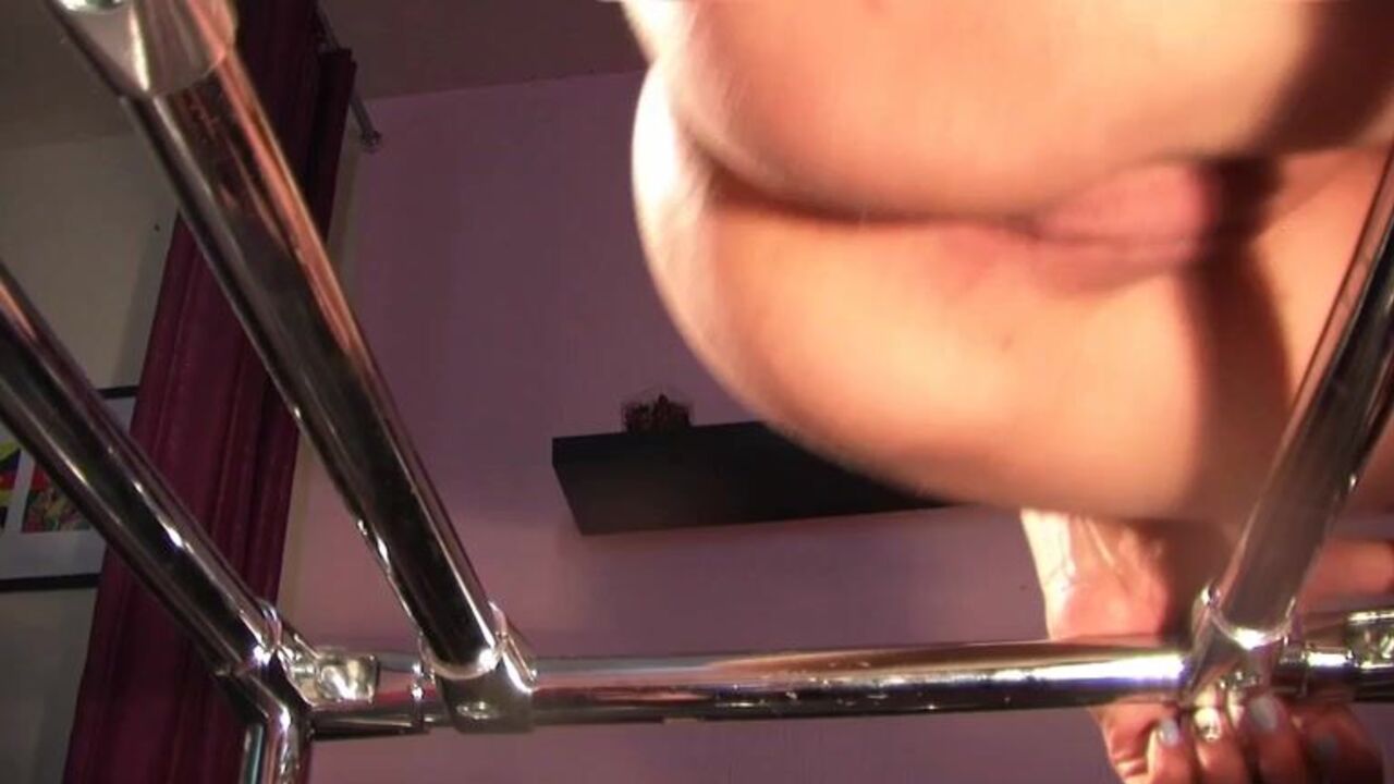 Lady Diana - The scat porn of a woman who loves to pooped on!