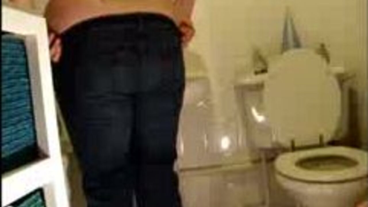 Watch this mature BBW scat & gulp up a load of her own