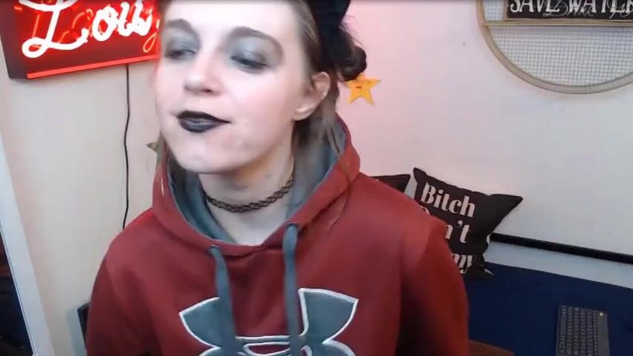 Blonde MILF gets a public surprise with a squirt and a flash