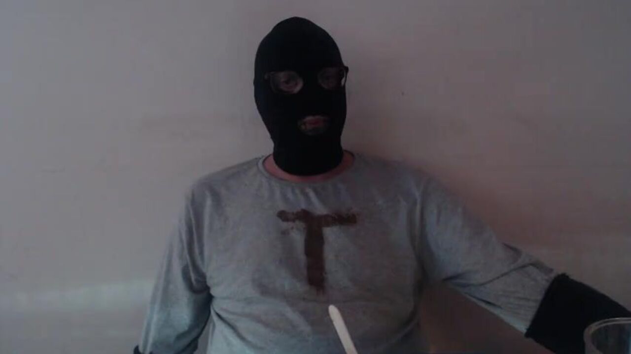 Watch me take a piss while I'm busy doing other things