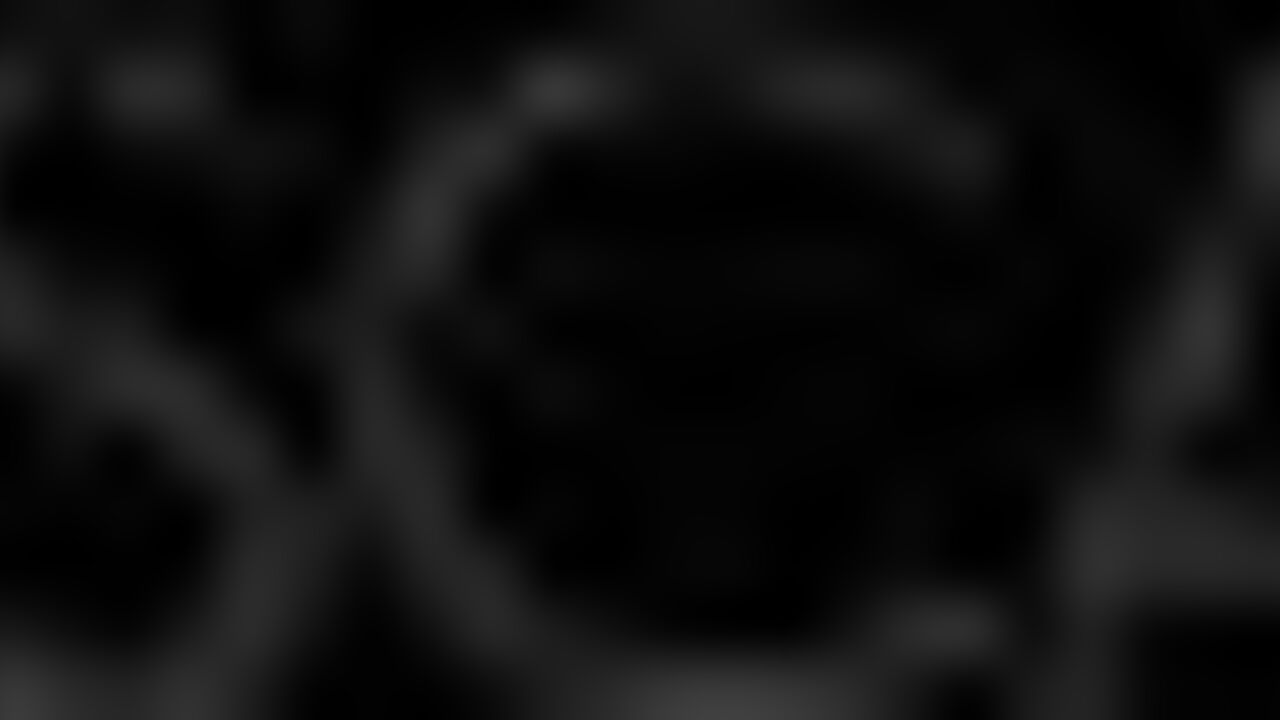 Watch this amateur teen get naughty and fuck her pussy with a big scat