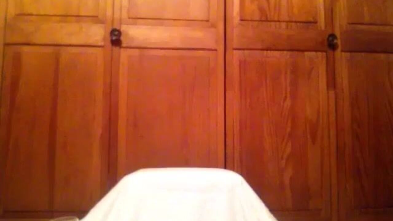 Get off to this messy pussy play with heels and scat