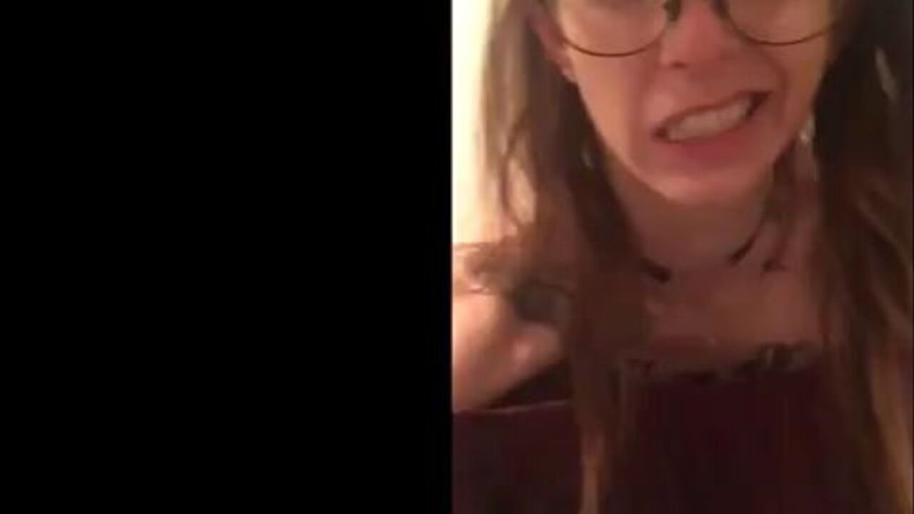 Girl gets wild with her farts and pissing skills