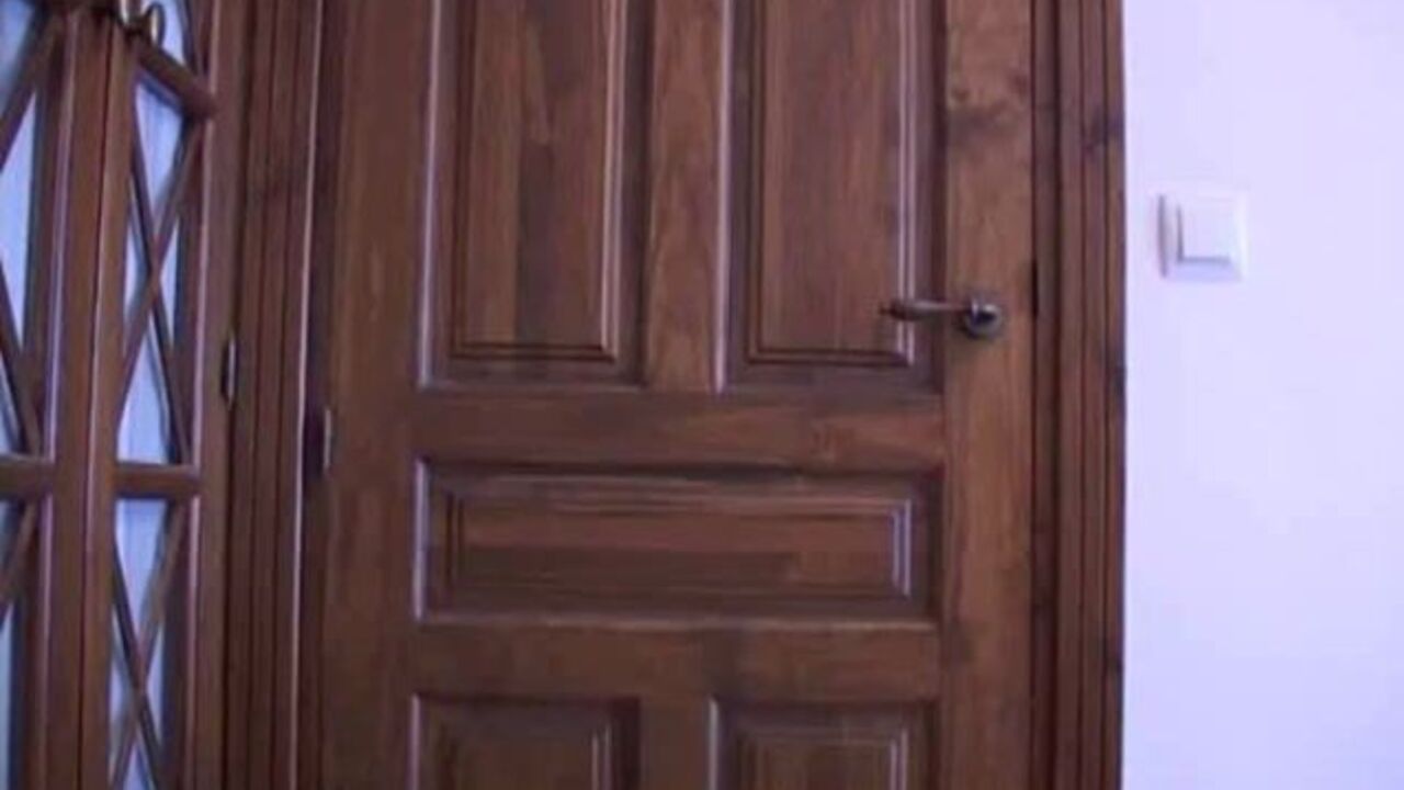 Watch this Indian slut fart in her own scat while getting her holes drilled hard